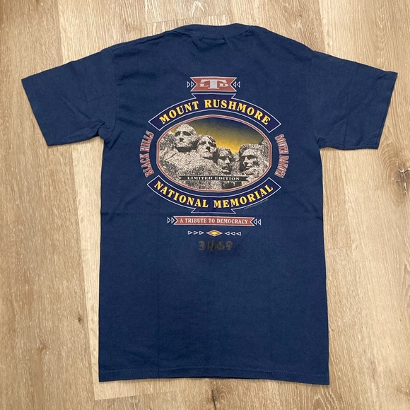 Mount Rushmore by Fred Harvey Blue T Shirt Size S
Good Condition - Picture 1 of 8